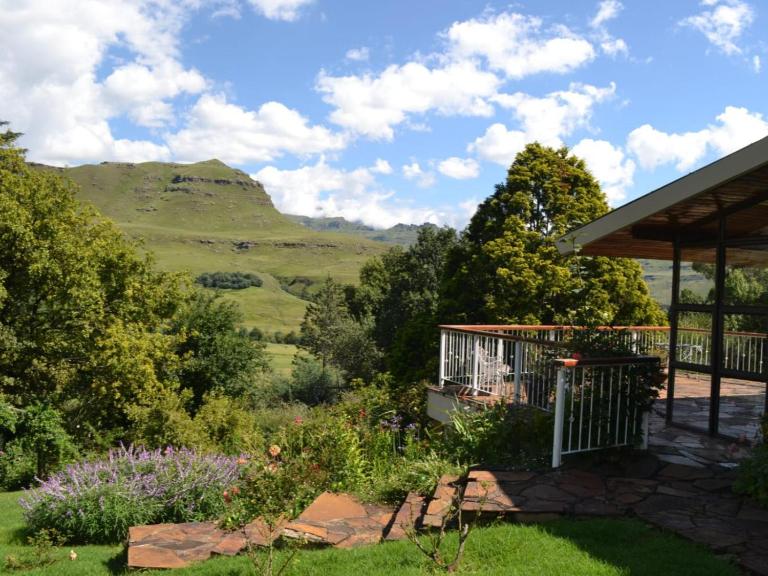 Thekwane Nest and Ondini Self catering cottages - B&B Drakensberg Garden