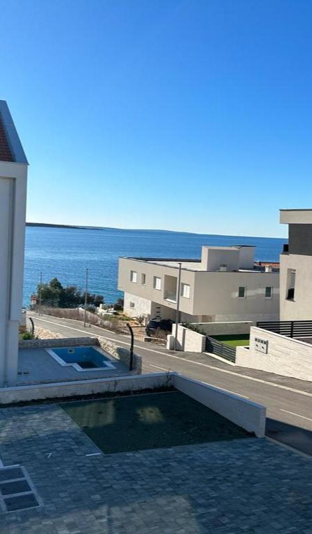 "The Sail" - beautiful, modern and brand new apartment in Mandre - B&B Mandre