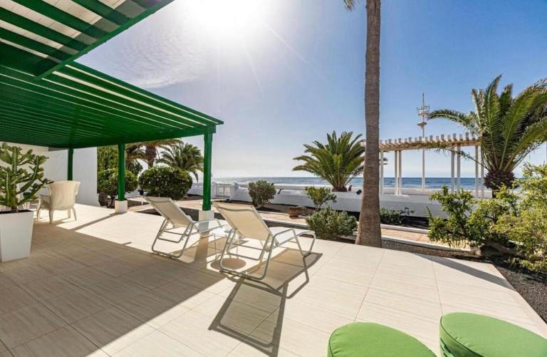 Luxury Villa Sea Front -La Orilla - Bed and Breakfast Playa Honda