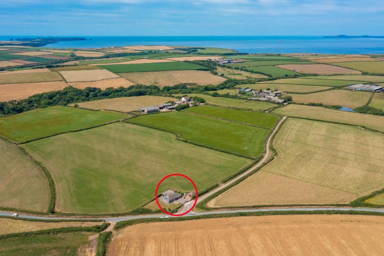 Coastal Bungalow Near Marloes with Log Burner and Garden - B&B Dale