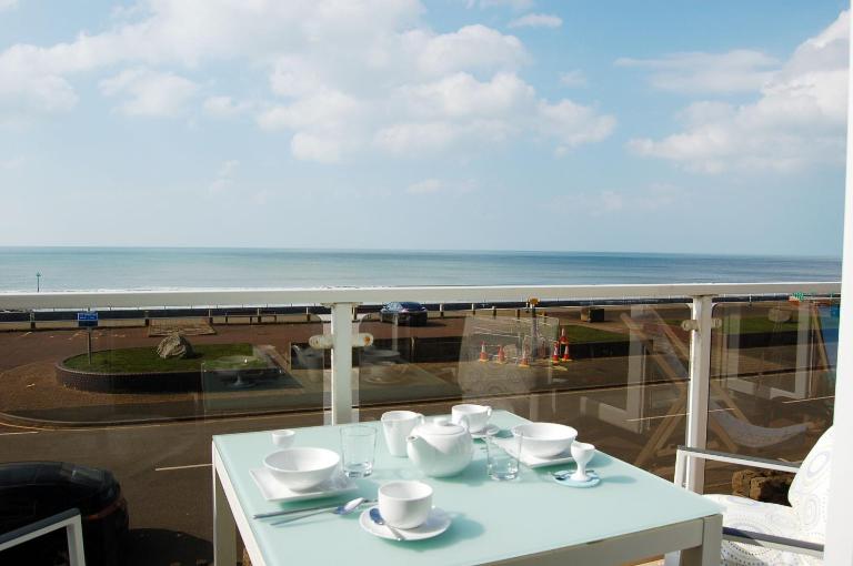 Sunset Bay Beach House in Tywyn - B&B Tywyn