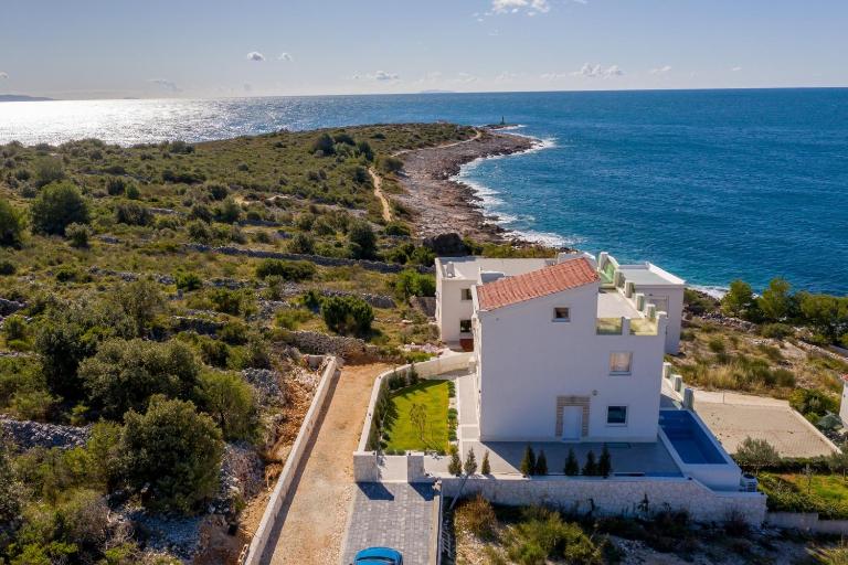 Villa Esquel - Beachfront, heated pool - B&B Ražanj