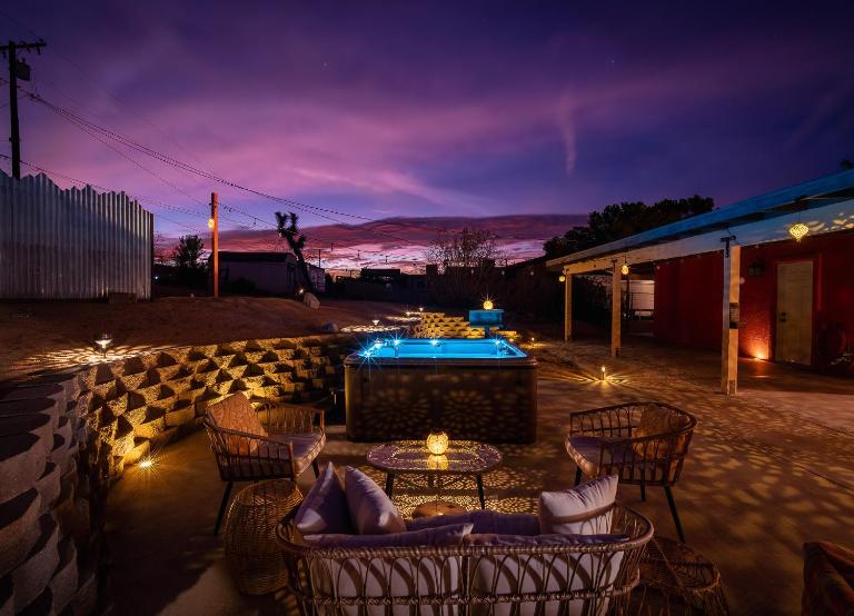 JT Oasis with Hot Tub BBQ & Game Room - Ferienwohnung Joshua Tree