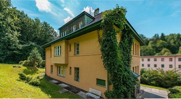 Vila Tanvald s wellness a wallboxem - B&B Tanvald