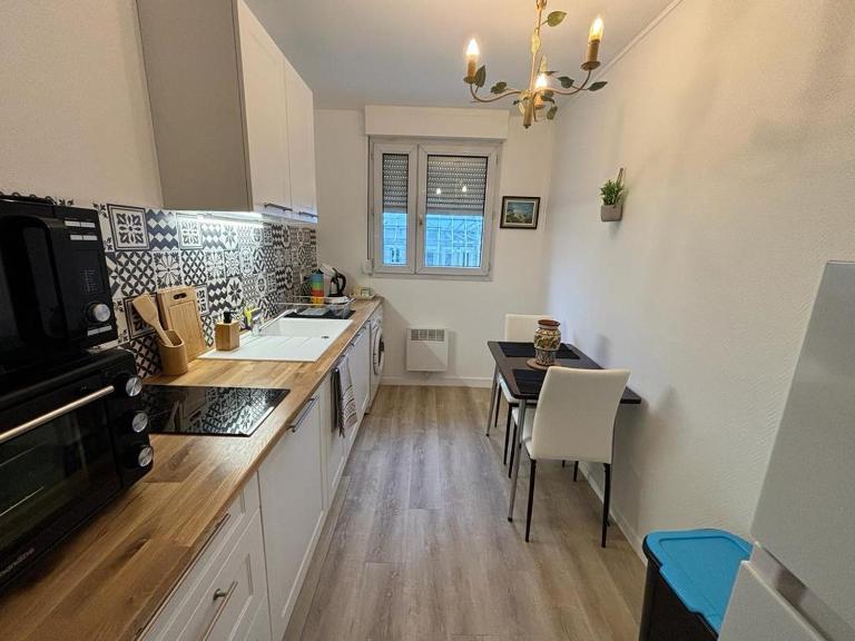 T3 pied de la gare + centre commercial TOUT inclus - B&B Orléans