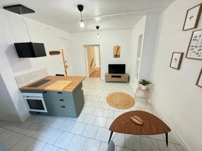 Le ROUSTAN - Halles à 2 mins - WIFI - CLIM - B&B Sète
