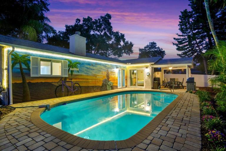 The Cycling Mermaid Palm Harbor, Florida - Heated Pool, Bikes, Trials, FUN! - B&B Palm Harbor