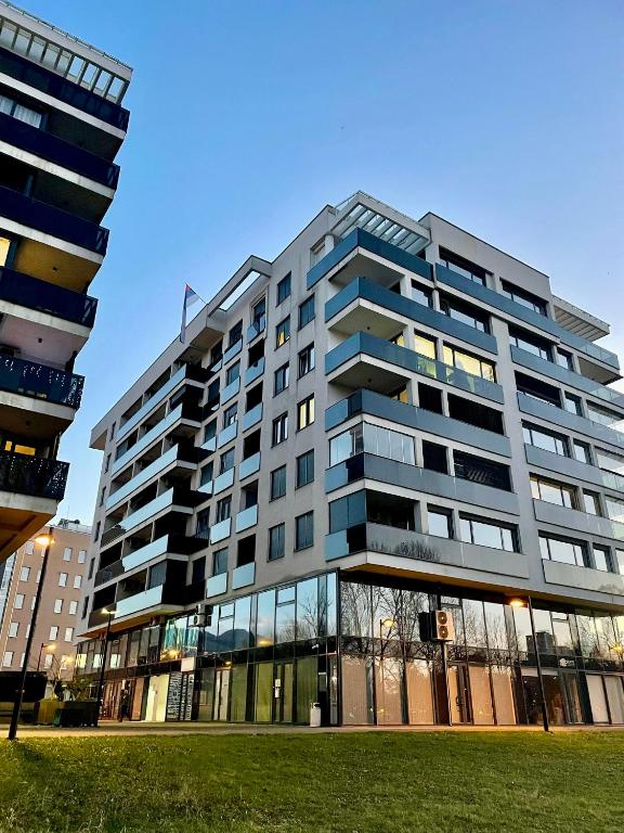 Stan Na Dan - Bewo River Apartments Banja Luka - Ferienwohnung Rebrovac