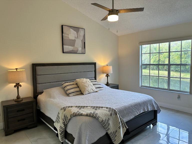 ELEGANT & LUXURIOUS FAMILY APARTMENT close to DISNEY WORLD - Chambres d'hôtes Kissimmee