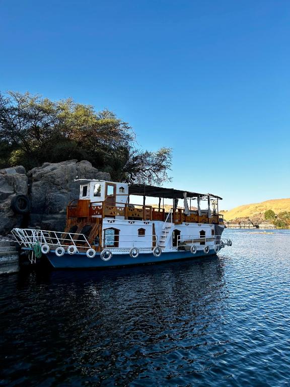 Houseboat Hotel and Nile Cruises Zainoba - B&B Asuán