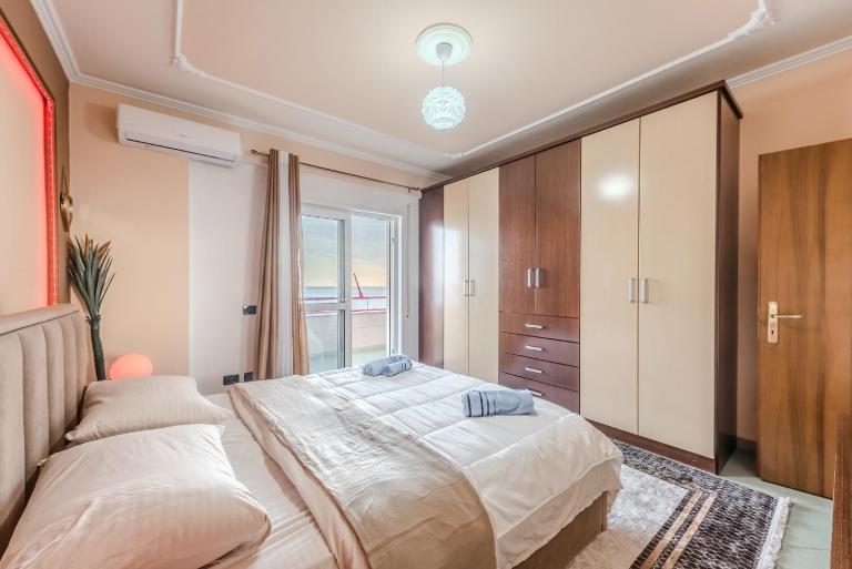 Full Sea View Center 2 Bedroom - B&B Durrës