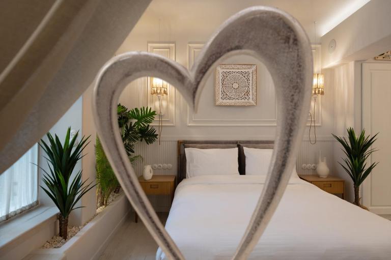 Plaka Vibes - B&B Athens
