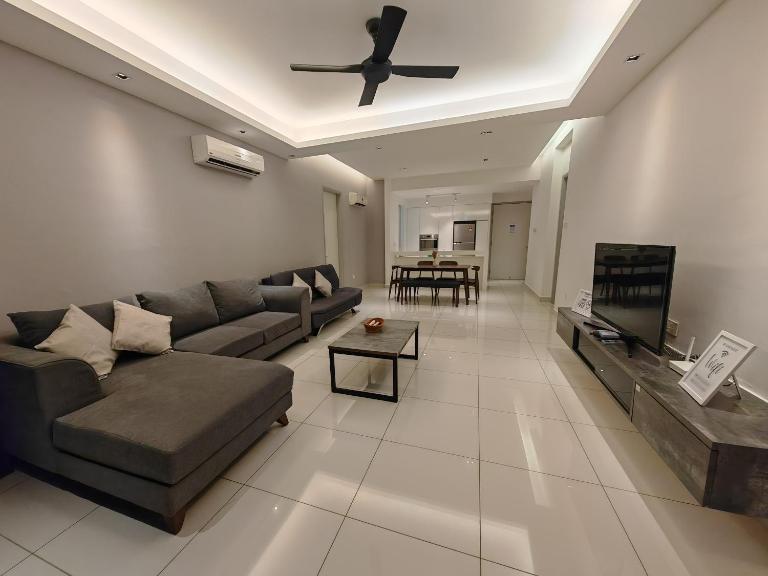 Harmony Haven with Bathtub - Jazz Suites by Ocean Luxe - B&B Tanjung Tokong