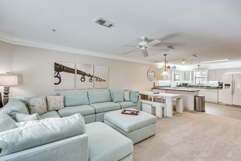 Townhome w/ Outdoor Pool & White Lake Access! - B&B Elizabethtown