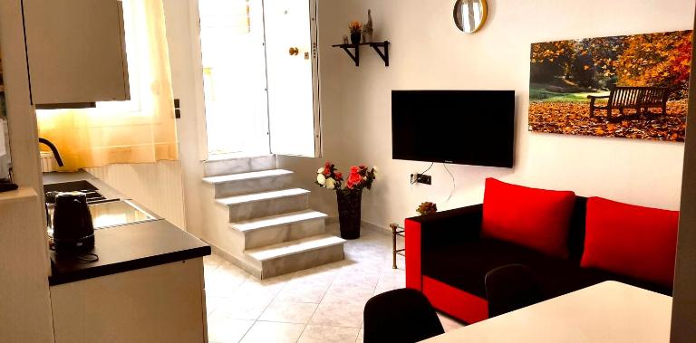 Vacation Apartment near the Sea - B&B Kalýves Polygýrou