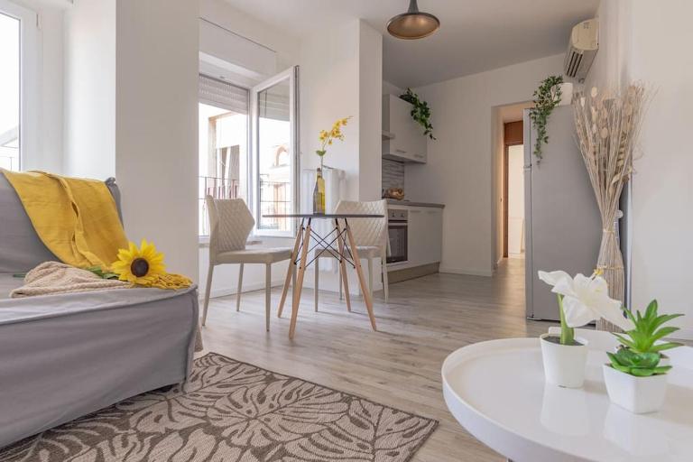 One Flat/studio,Busto Arsizio[Center,with terrace] - B&B Busto Arsizio