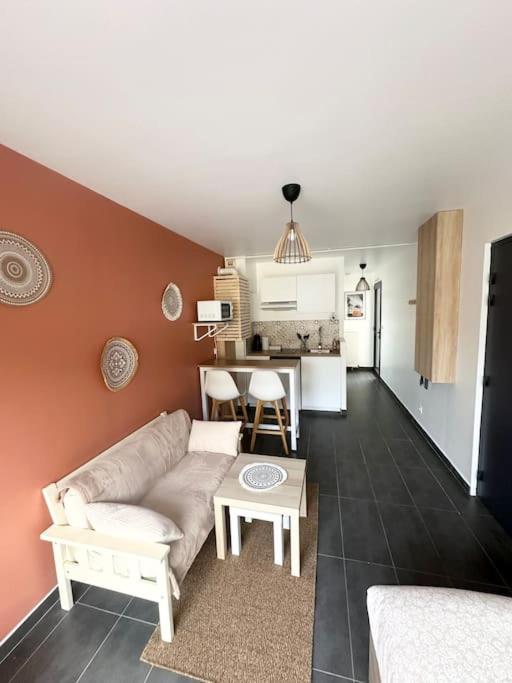 Studio chaleureux centre-ville - Ferienwohnung Meaux