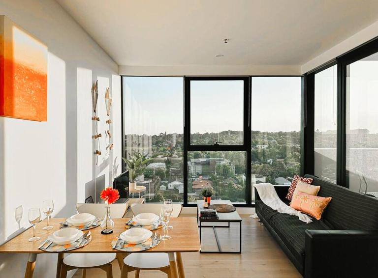 Sunset view 2B2B apt Box Hill w Parking+Gym+BBQ - Ferienwohnung Ballarat