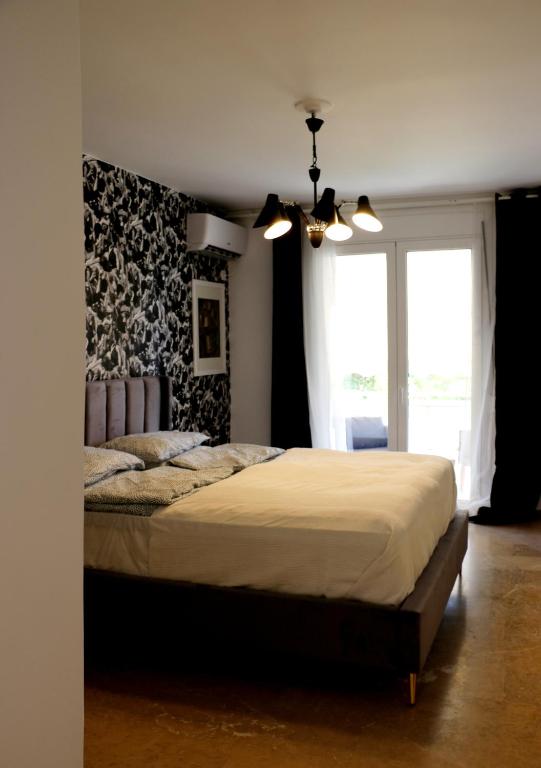 Luxurious studio apartment close to the beach and airport - Chambres d'hôtes Limín Mesoyaías