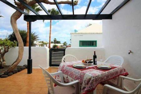 Sa Calma Beach House - Bed and Breakfast Costa Teguise