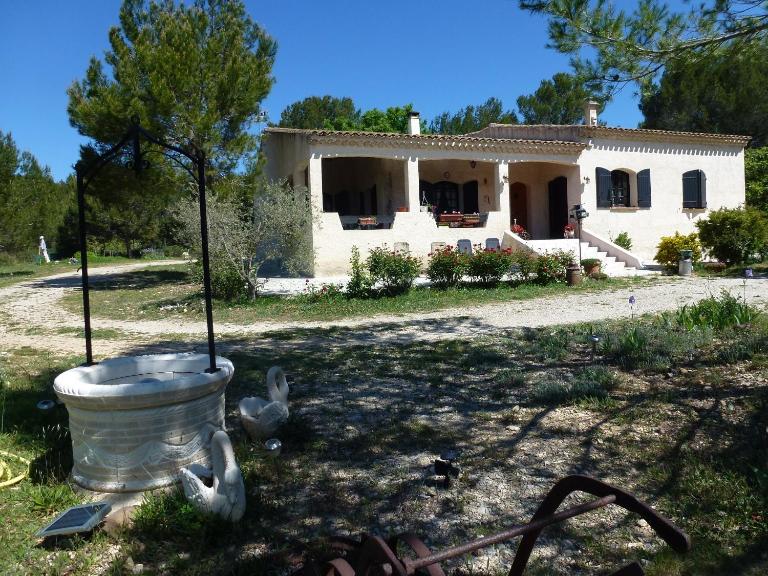 Chambre d'hôtes La Pinede - Ferienwohnung Lambesc