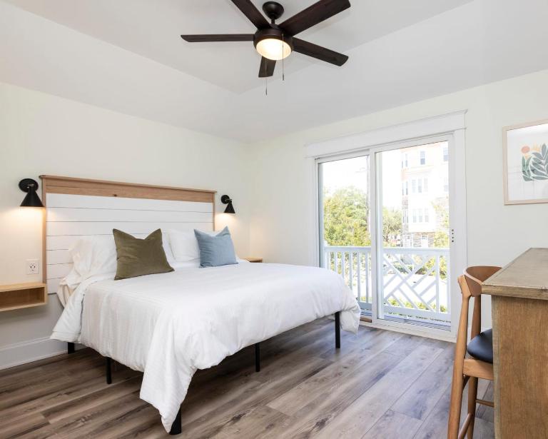 The Princess Anne 200 Inn at Old Beach - B&B Virginia Beach