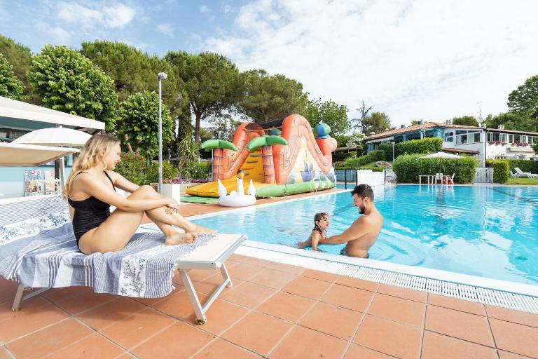 Villa Pentalocale con Piscina e spiaggia incluse Taunus Vacanze Villa Girasoli - B&B Numana