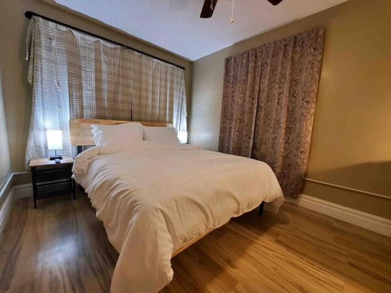 Comfortable getaway Single bedroom full apartment - B&B Niagara Falls