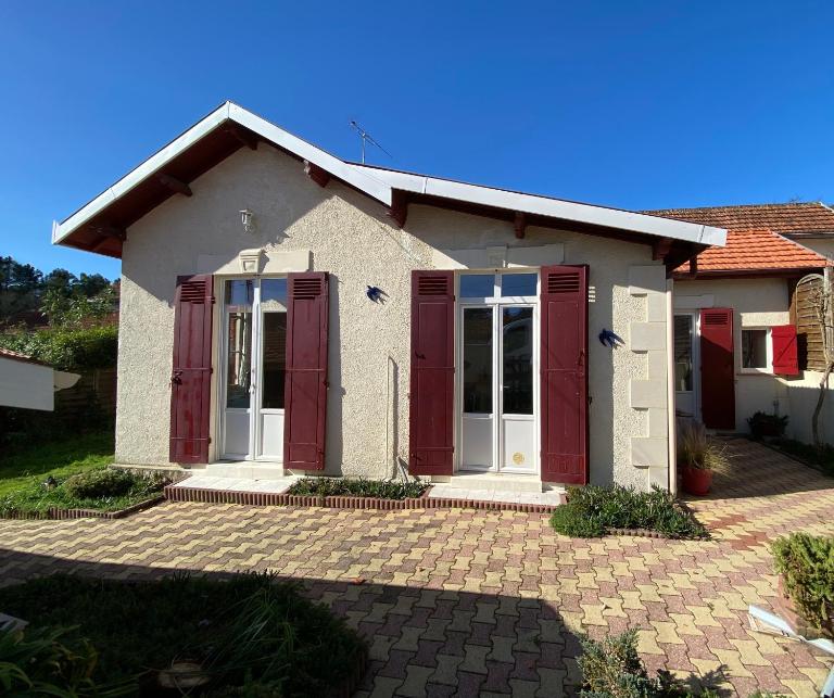 MAISON FLEURIE quartier calme - Bed and Breakfast Arcachon