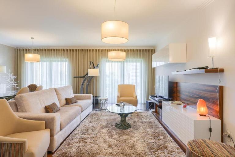 Glicinias Guest House, Free garage - Aveiro - Ferienwohnung Aveiro