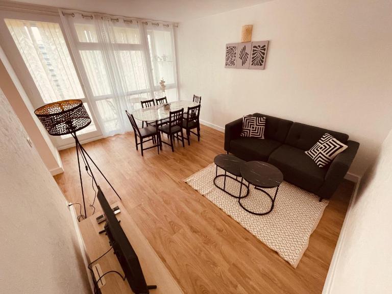 Spacieux logement en famille - 296 - Chambres d'hôtes Sotteville-lès-Rouen