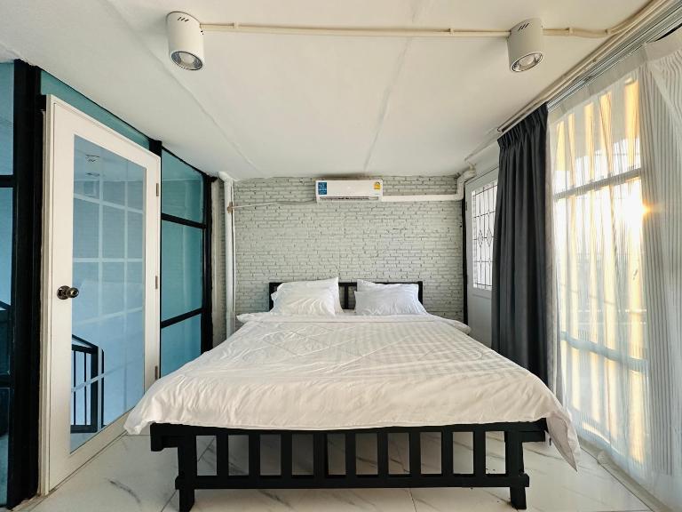 Chubby 9 - B&B Bang Yai