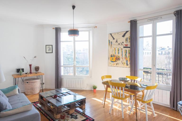 Cosy and very nice flat with open view on a parc - B&B París