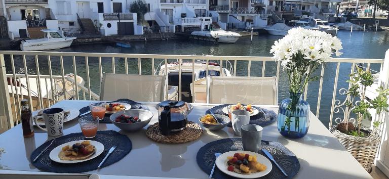 Casa Blue Port Banyuls Empuriabrava - B&B Empuriabrava