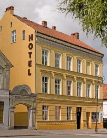 SHotels przy Restauracji Stodoła - Bed and Breakfast Bartoszyce
