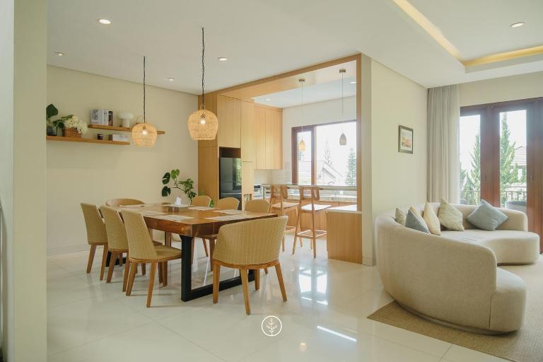 Breeze Blows City View Villa 4 Bedrooms and 1 Familly Bedroom With a Private Heated Swimming Pool - B&B Bandung