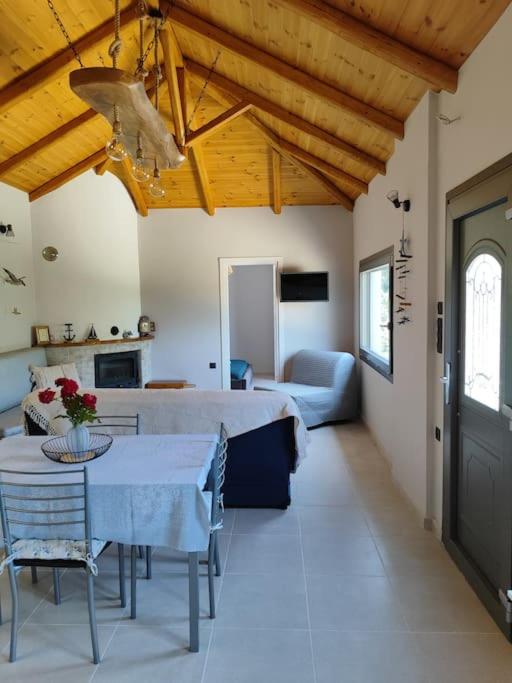 Fofi's House - B&B Agioi Saranta