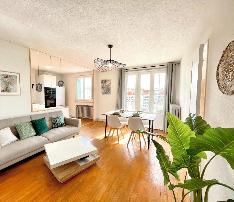 Le Bel Horizon - Chaleureux & Lumineux proche gare - B&B Roanne