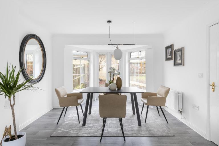 Luxurious 3 Bed House with Free Parking, Sky TV, Movies & Netflix - B&B Braintree