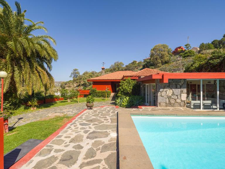 El Jardin de Santa Brígida with private pool, sauna & jacuzzi - B&B Santa Brígida