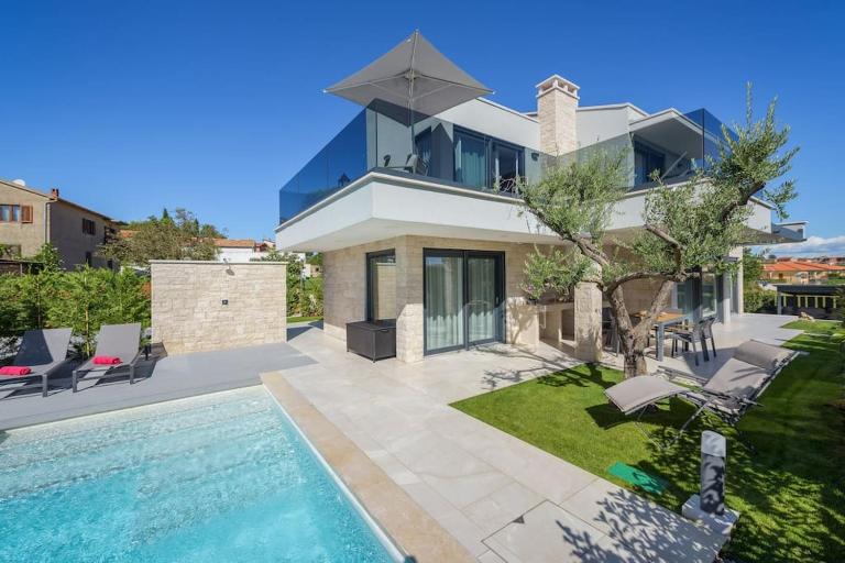 Villa Panamera by Briskva - B&B Kaštelir