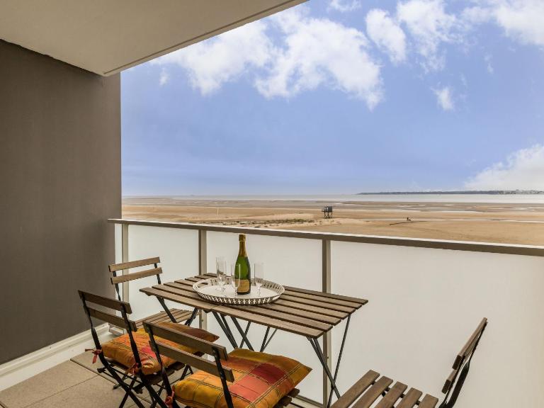 Appartement à Saint-Brevin-les-Pins avec Balcon et Parking - FR-1-306-1242 - B&B Saint-Brevin-les-Pins