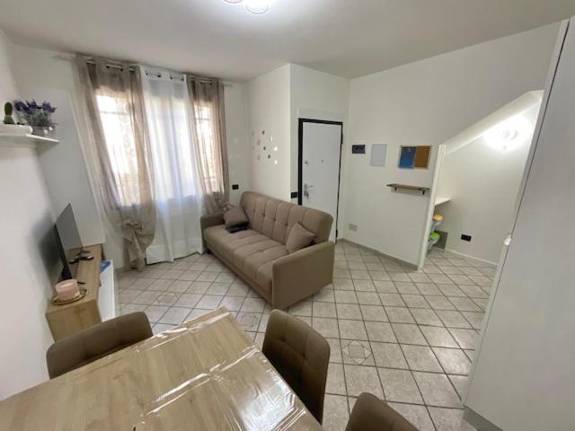 Sweet home Aurora - Ferienwohnung Trivolzio