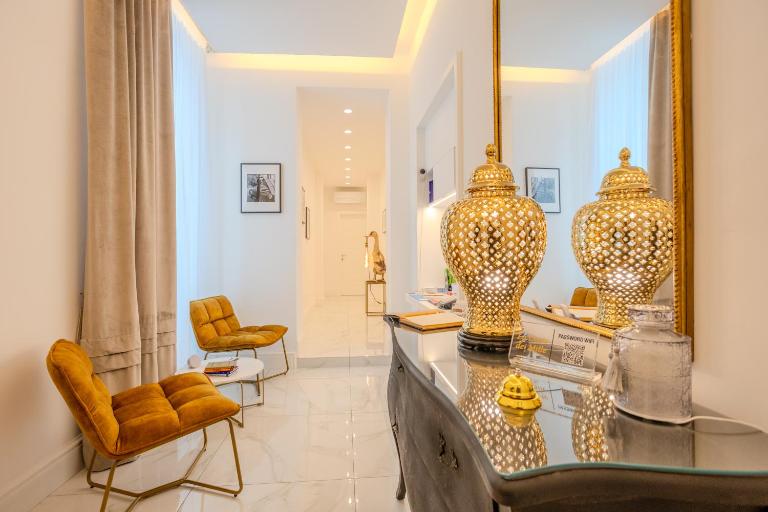 La Corte dei Mille Luxury - B&B Napoli