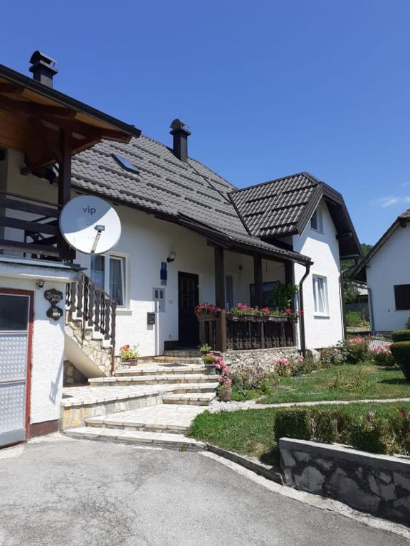 Guesthouse Milka - Ferienwohnung Poljanak