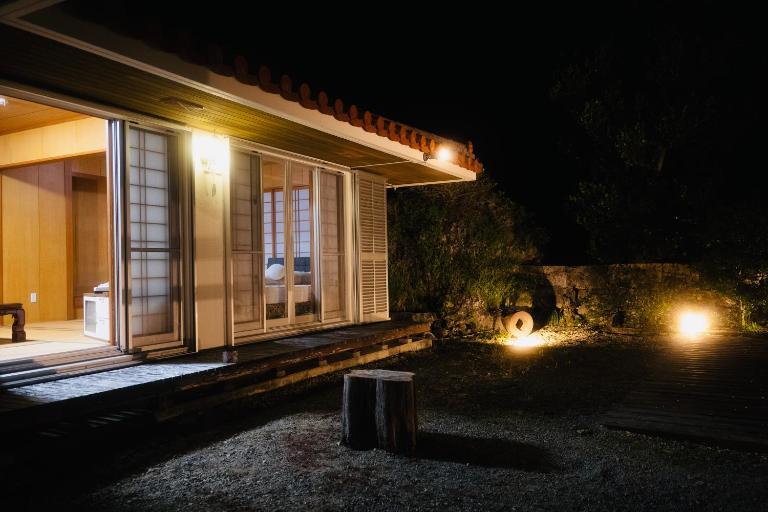 totono house 満天の星空 テントサウナ BBQ 元有形文化財を1棟貸切 うるま市 浜比嘉島 - B&B Uruma