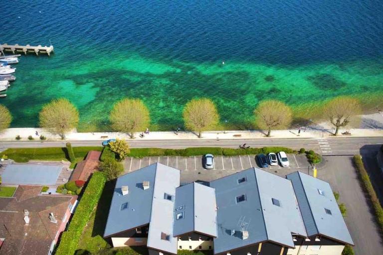 Rooftop pieds dans l’eau, terrasse, parking sécu - B&B Le Bourget-du-Lac