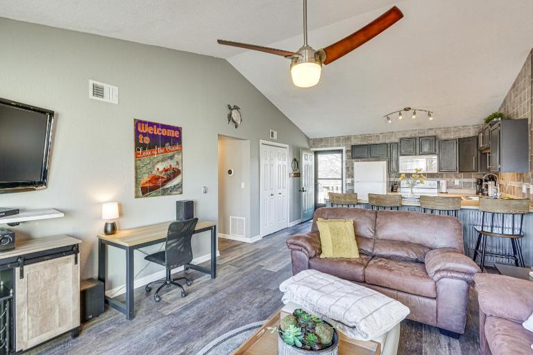 Village of Four Seasons Lake Condo w/ Pool Access! - B&B Four Seasons