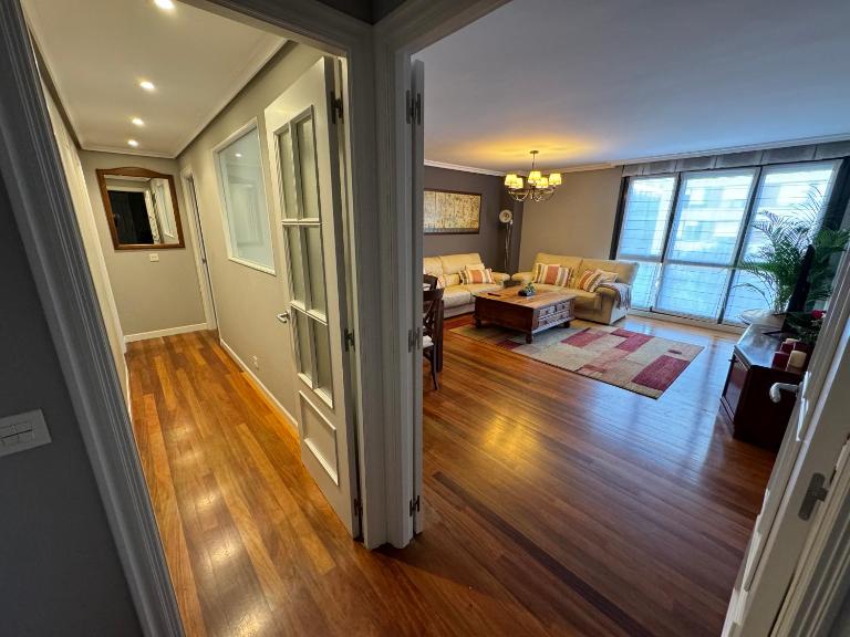 Sunny apartment, near coast. - Bed and Breakfast Leioa