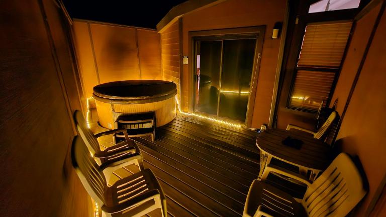 Ocean Cabin 1 with Private Jacuzzi - B&B Smith River